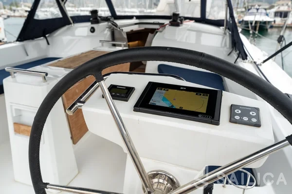 Oceanis 37.1 - Yacht Charter Sailica