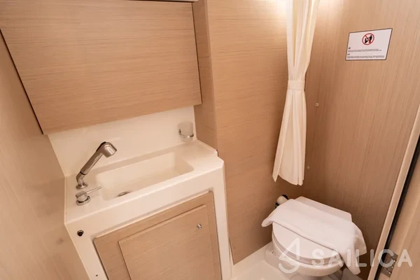 Oceanis 37.1 - Yacht Charter Sailica
