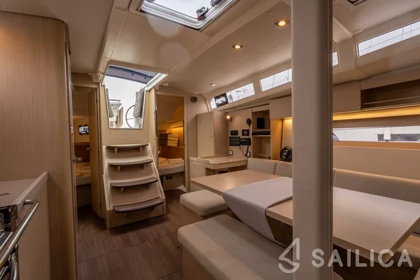 Oceanis 37.1 - Yacht Charter Sailica
