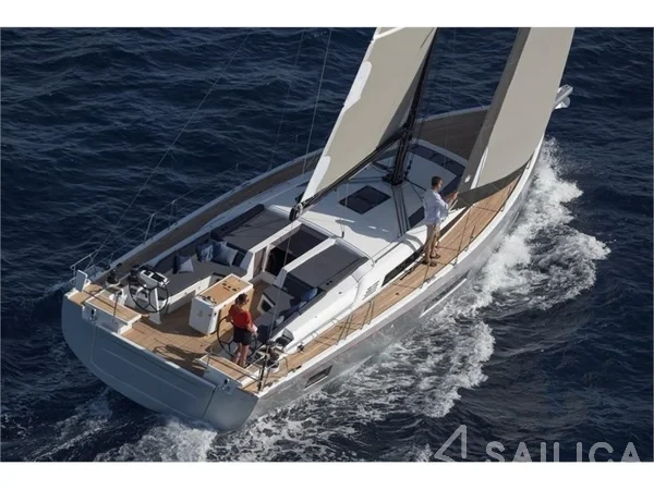 Oceanis 51.1 - Yacht Charter Sailica