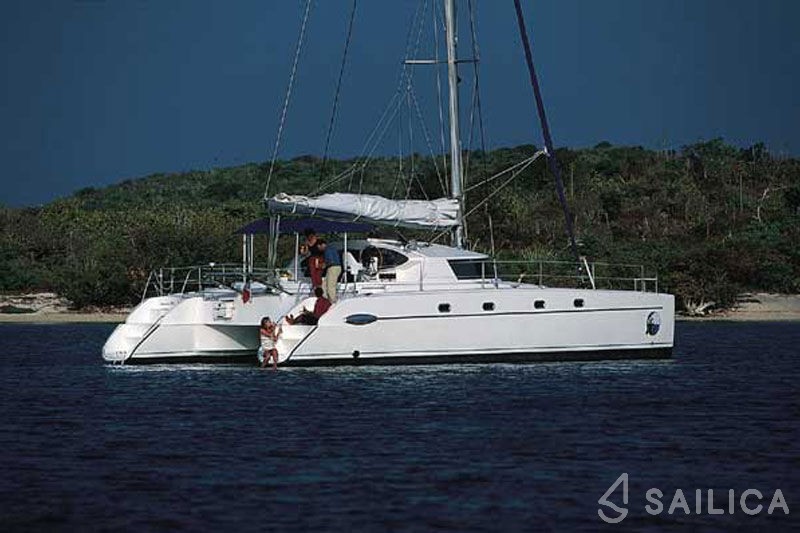 Belize 43 - Yacht Charter Sailica