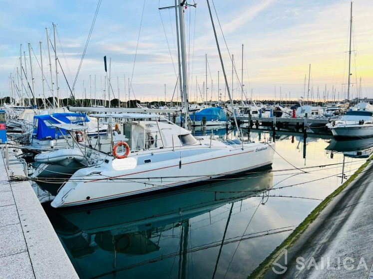 Antigua 37 - Yacht Charter Sailica