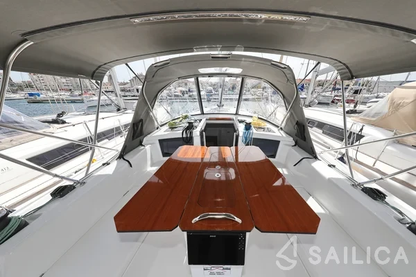 Dufour 41 - Yacht Charter Sailica
