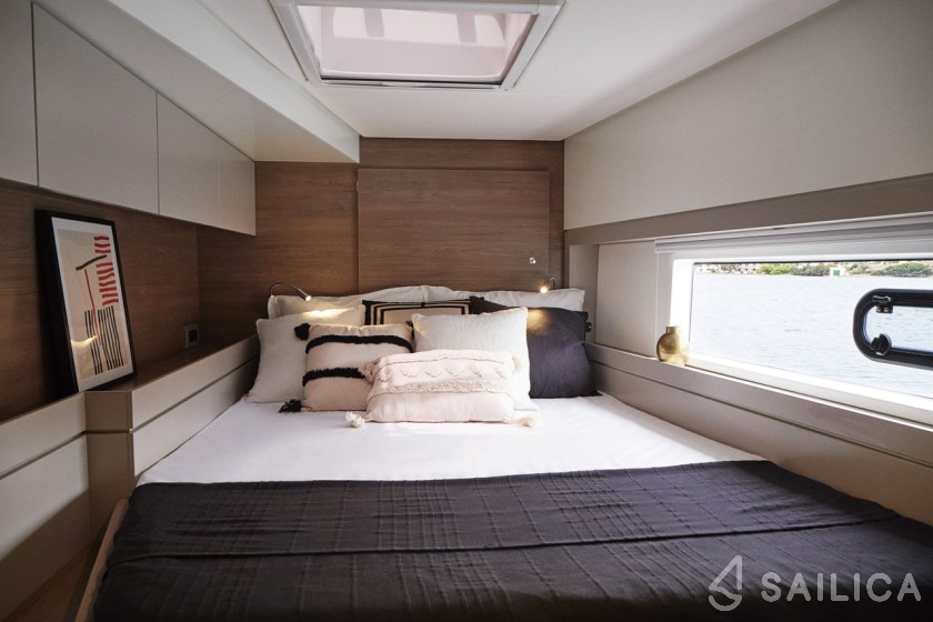 Bali 4.4 - Yacht Charter Sailica