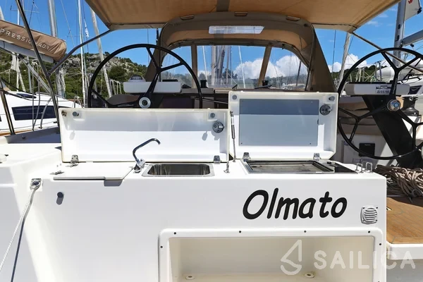 Dufour 390 - Yacht Charter Sailica