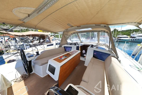 Dufour 390 - Yacht Charter Sailica