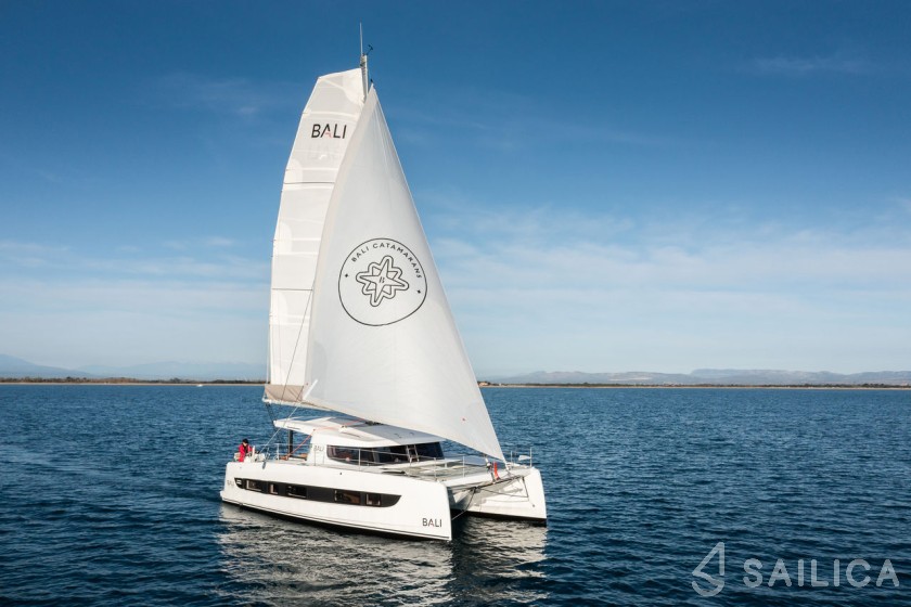 Bali Catsmart - Yacht Charter Sailica
