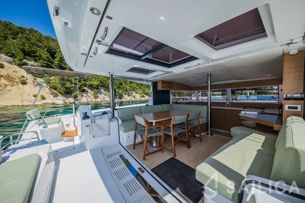 Bali Catsmart - Yacht Charter Sailica