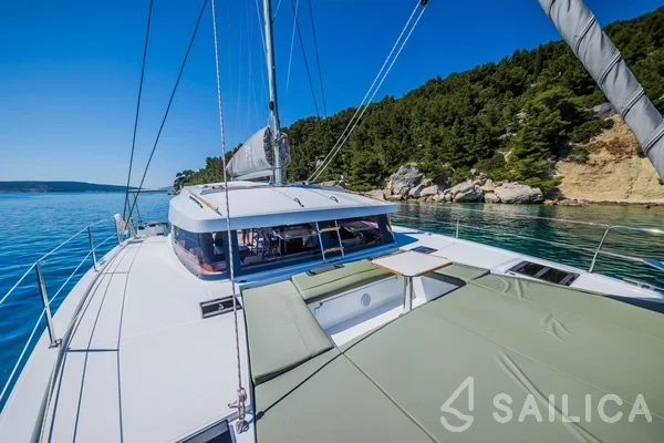 Bali Catsmart - Yacht Charter Sailica