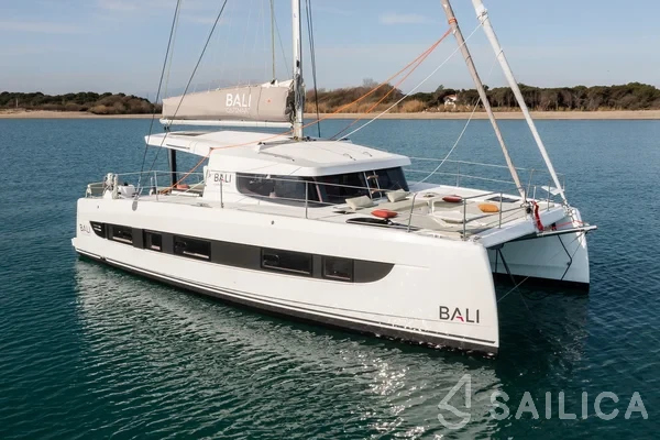 Bali Catsmart - Yacht Charter Sailica