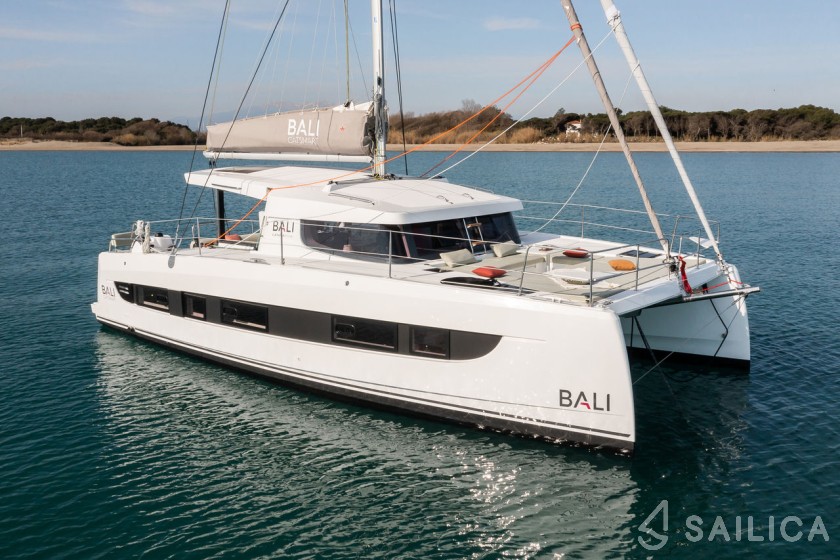 Bali Catsmart - Yacht Charter Sailica