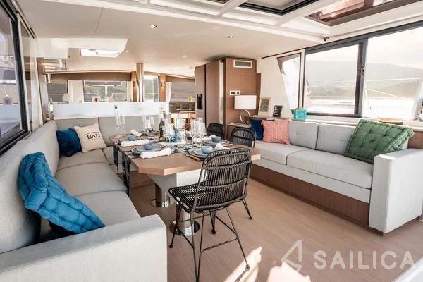 Bali 4.6 - Yacht Charter Sailica