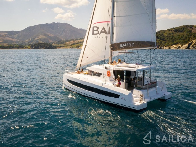 Bali 4.2 - Yacht Charter Sailica