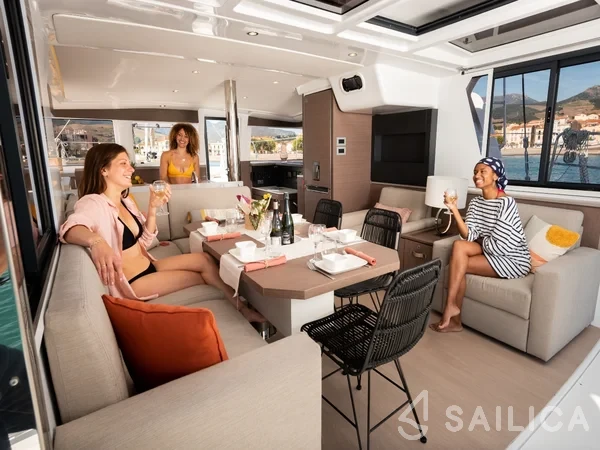 Bali 4.2 - Yacht Charter Sailica