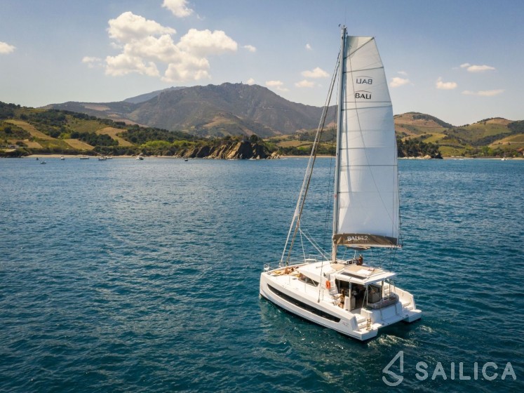 Bali 4.2 - Yacht Charter Sailica