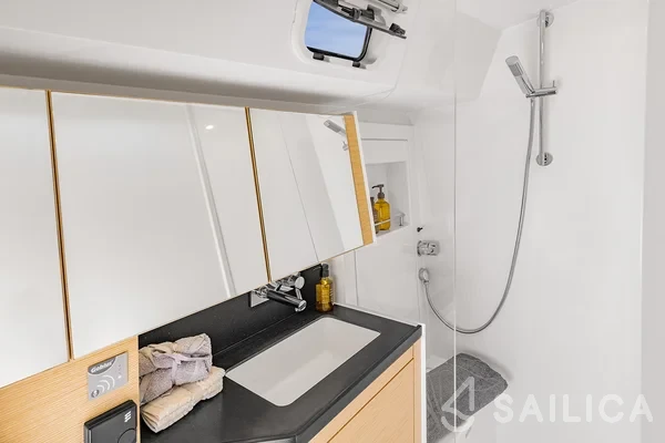 Hanse 460 - Photo #26 Hanse 460 - Yacht Charter Sailica