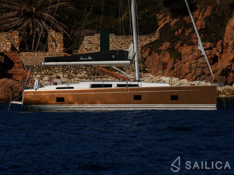 Hanse 418 - Yacht Charter Sailica