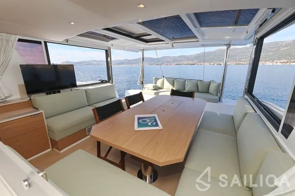 Bali 4.6 - Yacht Charter Sailica