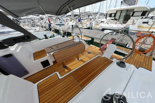 Bavaria C38 - Yacht Charter Sailica