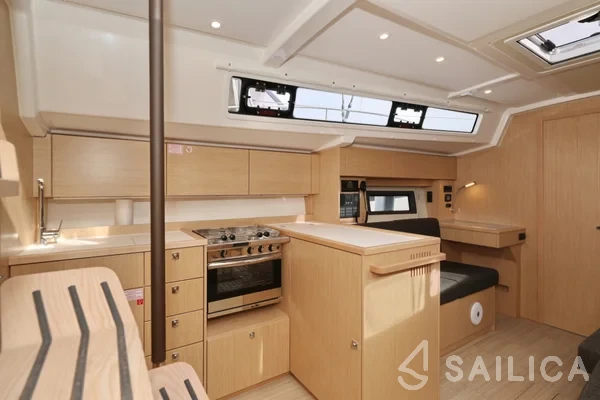 Bavaria C38 - Yacht Charter Sailica