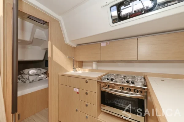 Bavaria C38 - Yacht Charter Sailica