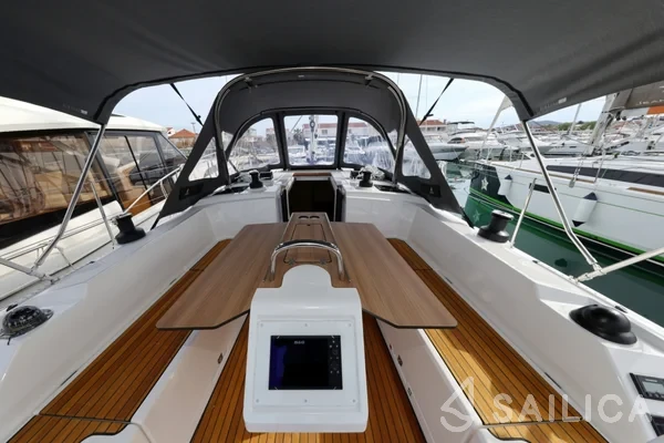 Bavaria C38 - Yacht Charter Sailica