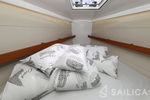 First 36 - Yacht Charter Sailica