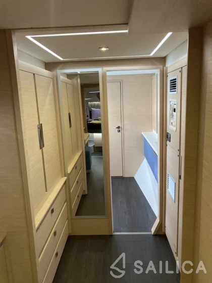 Elba 45 - Yacht Charter Sailica