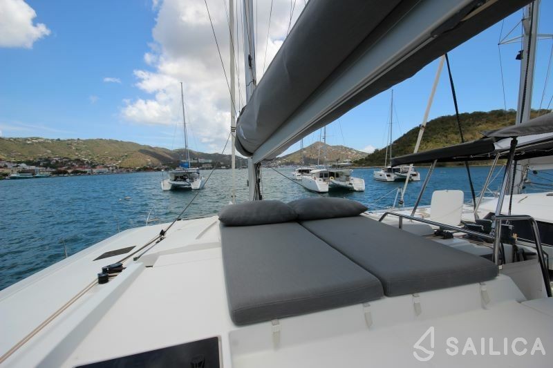 Saona 47 - Yacht Charter Sailica