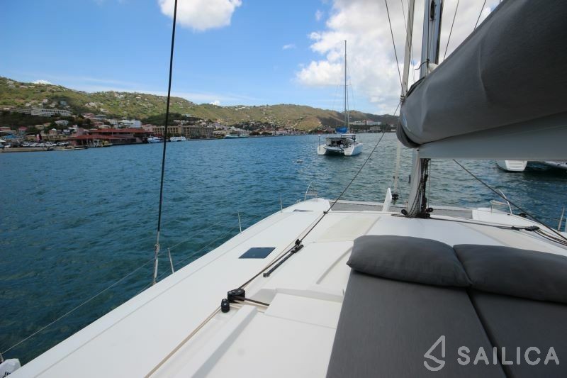 Saona 47 - Yacht Charter Sailica