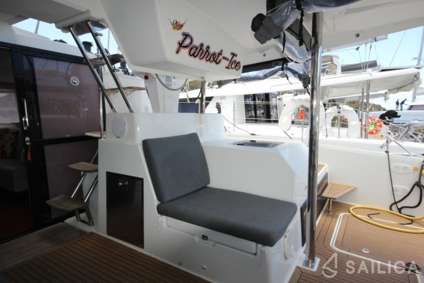 Saona 47 - Yacht Charter Sailica