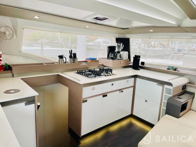 Elba 45 - Yacht Charter Sailica