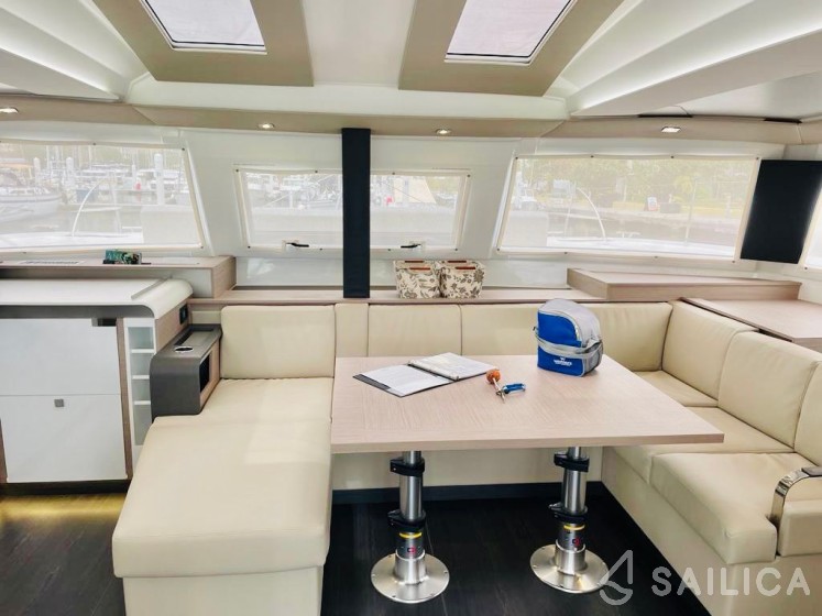 Elba 45 - Yacht Charter Sailica