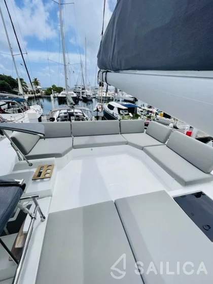 Elba 45 - Yacht Charter Sailica