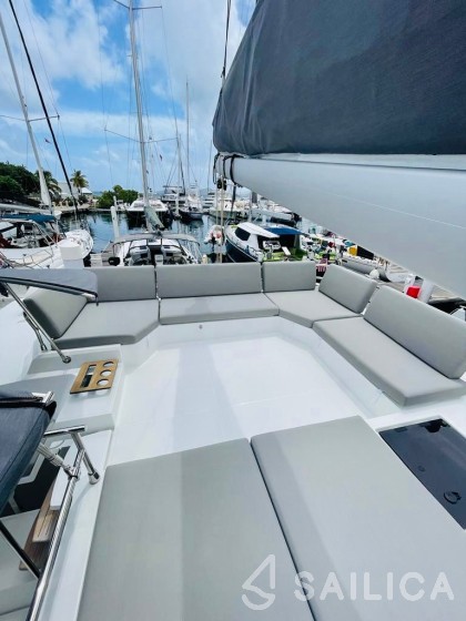 Elba 45 - Yacht Charter Sailica