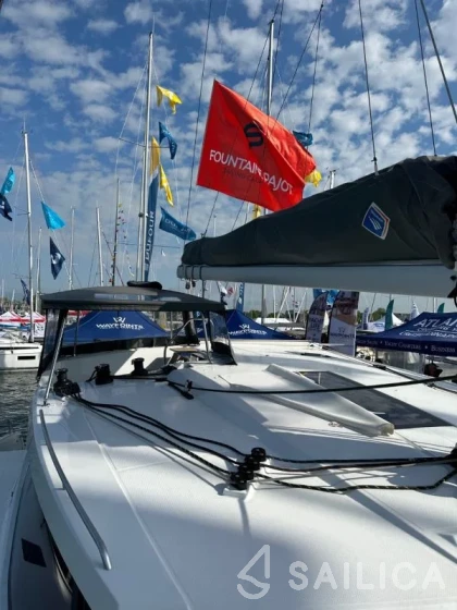 Isla 40 - Yacht Charter Sailica