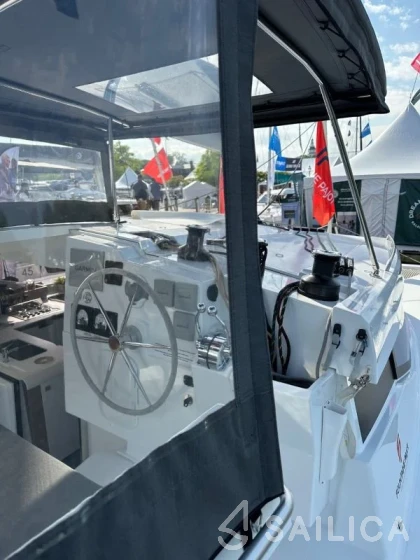 Isla 40 - Yacht Charter Sailica