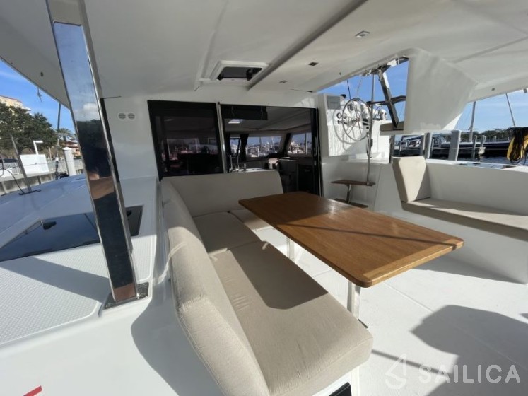 Isla 40 - Yacht Charter Sailica