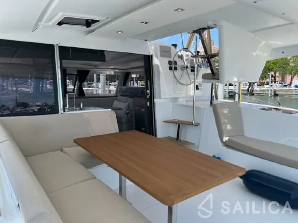 Isla 40 - Yacht Charter Sailica
