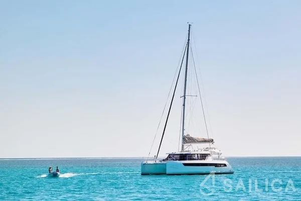 Leopard 42 - Photo #4 Leopard 42 - Yacht Charter Sailica