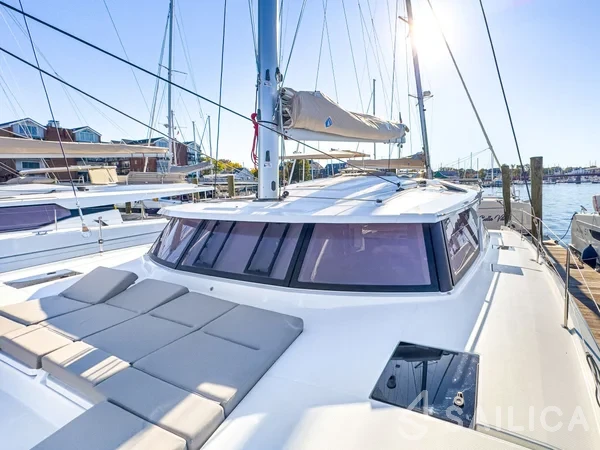 Astréa 42 - Yacht Charter Sailica