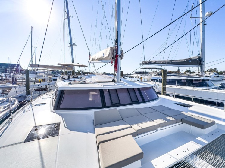 Astréa 42 - Yacht Charter Sailica
