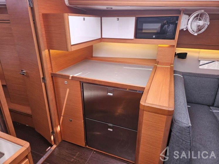 Dufour 430 - Yacht Charter Sailica