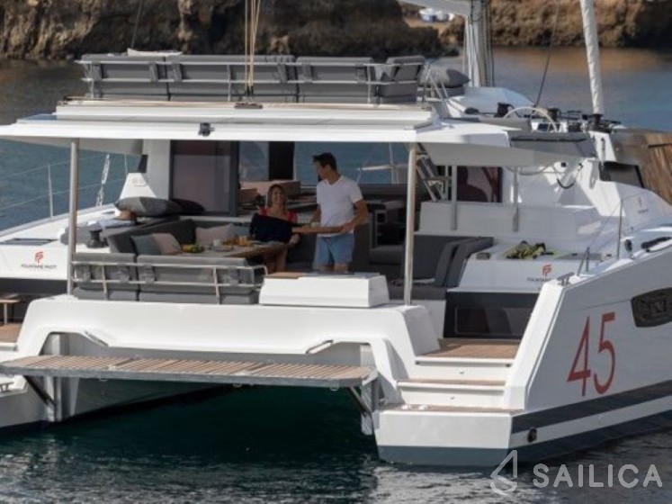 Elba 45 - Yacht Charter Sailica