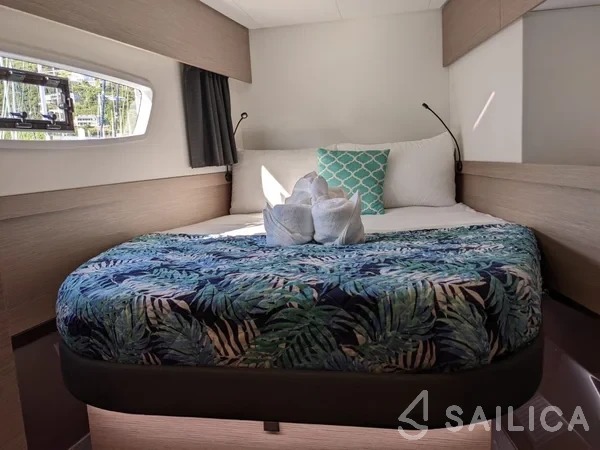 Elba 45 - Yacht Charter Sailica