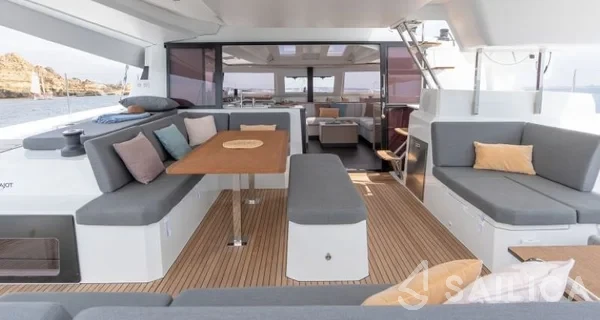Elba 45 - Yacht Charter Sailica