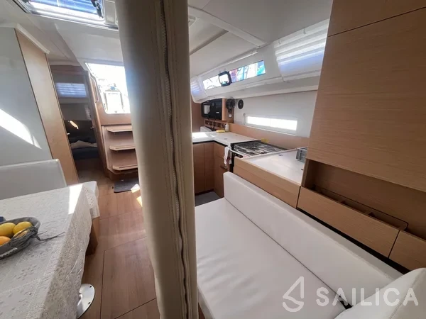 Sun Odyssey 410 - Yacht Charter Sailica
