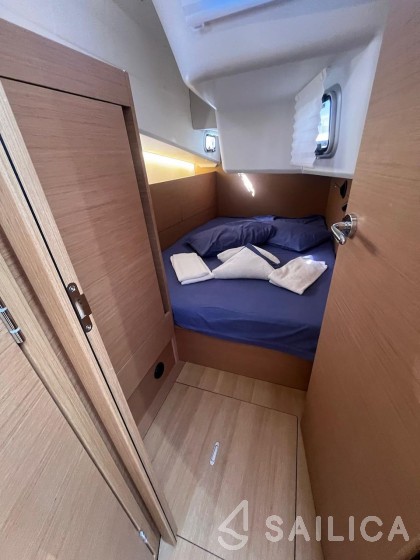 Sun Odyssey 410 - Yacht Charter Sailica