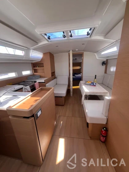 Sun Odyssey 410 - Yacht Charter Sailica