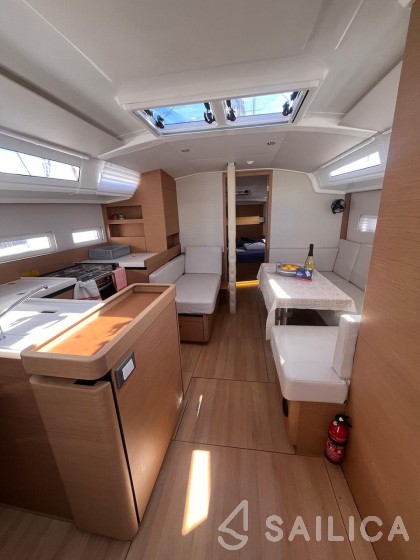 Sun Odyssey 410 - Yacht Charter Sailica